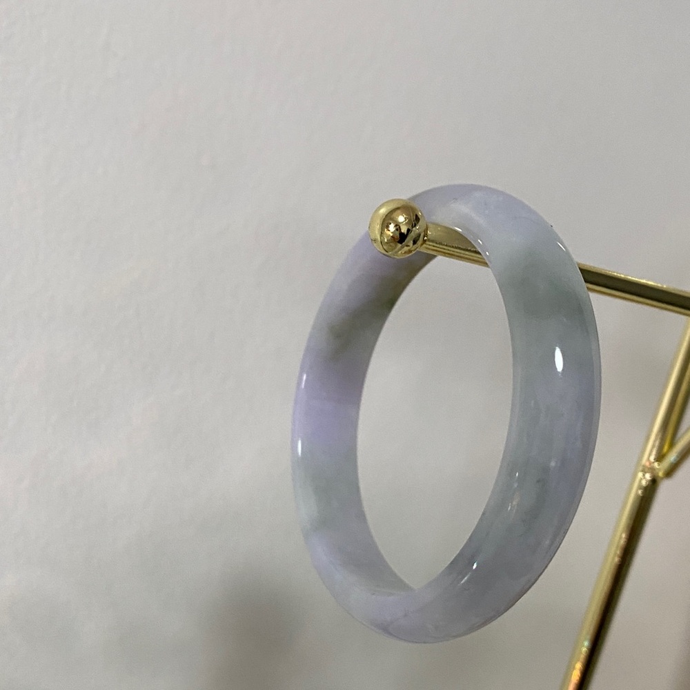 Lavender Jade‑Style Bangle | Polished Purple Stone Bracelet | Elegant Gemstone - Picture 6 of 16